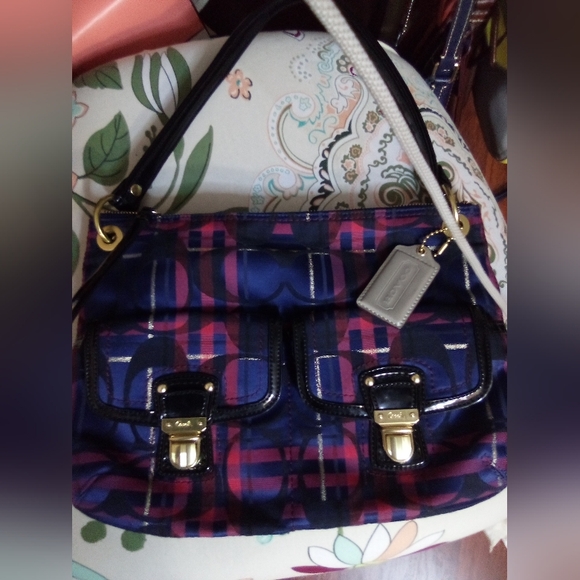 #25.Purple poppy coach bag - Picture 1 of 1